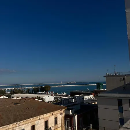 Piazza Marconi 招待所