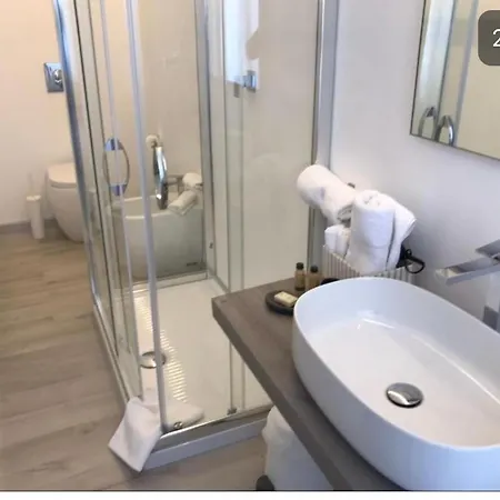 招待所 Piazza Marconi 曼弗雷多尼亚