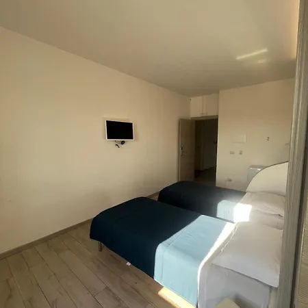 招待所 Piazza Marconi 曼弗雷多尼亚